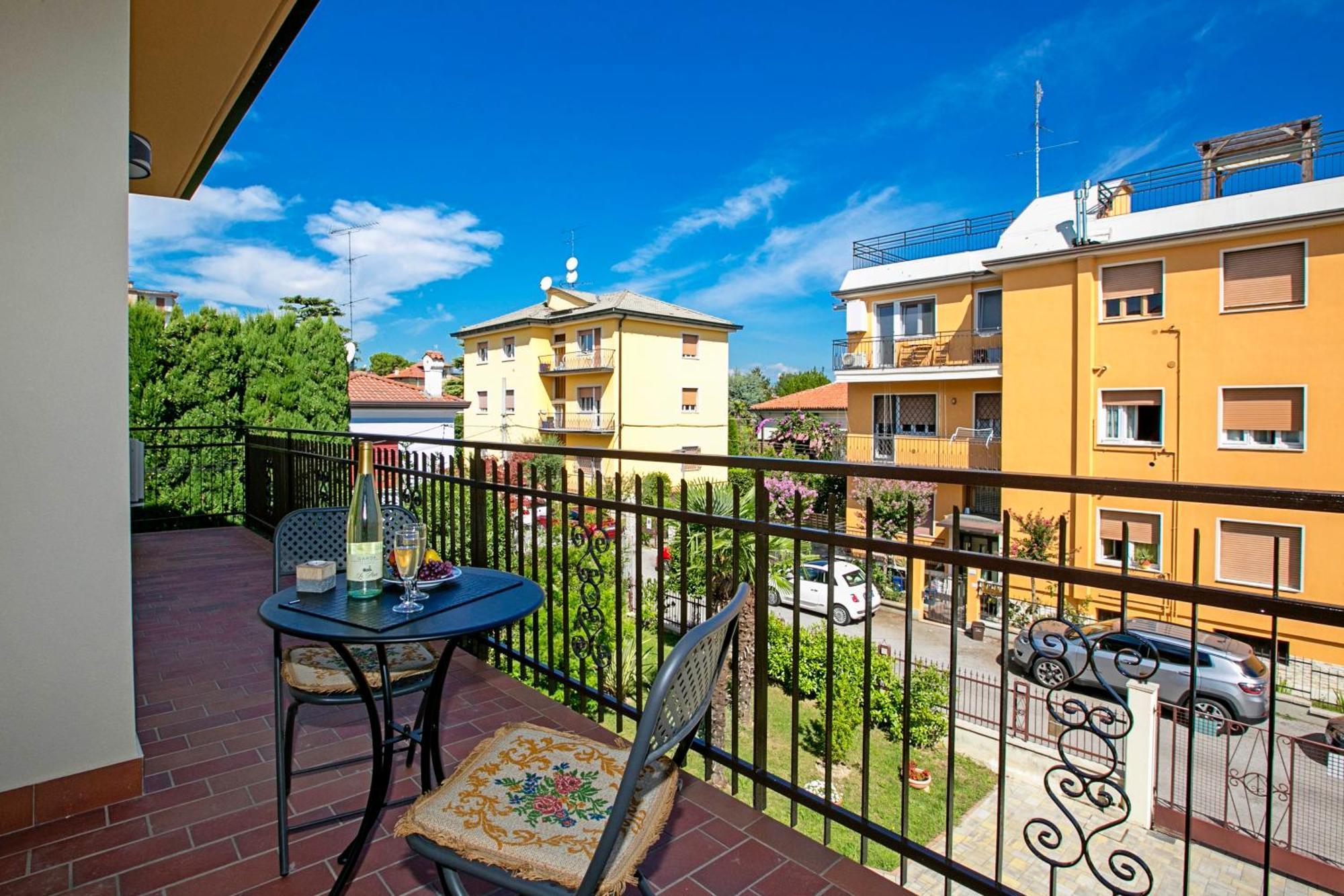 Villa Mimosa - Appartamento 2 - Happy Rentals Десенцано дел Гарда Екстериор снимка