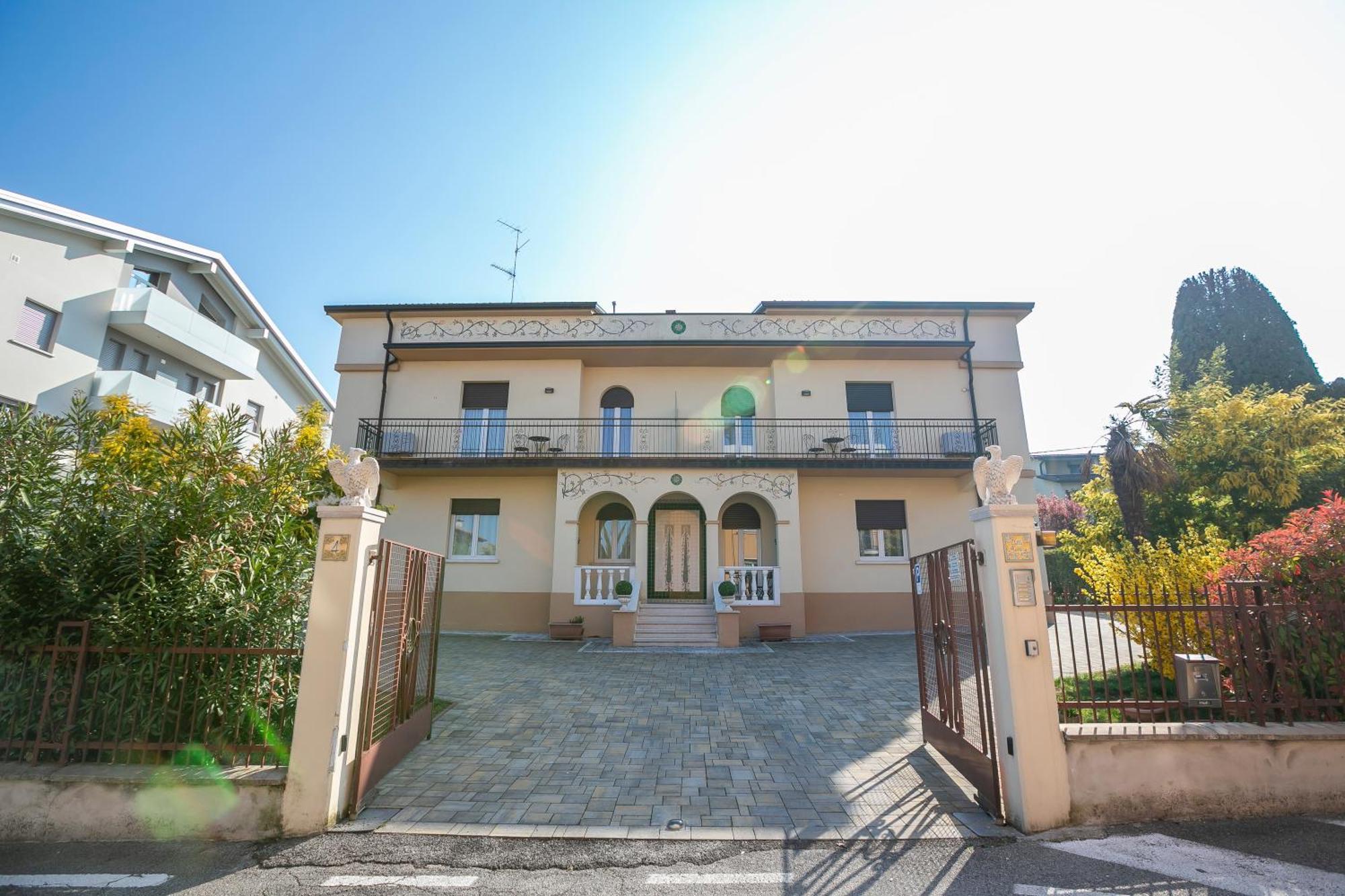 Villa Mimosa - Appartamento 2 - Happy Rentals Десенцано дел Гарда Екстериор снимка